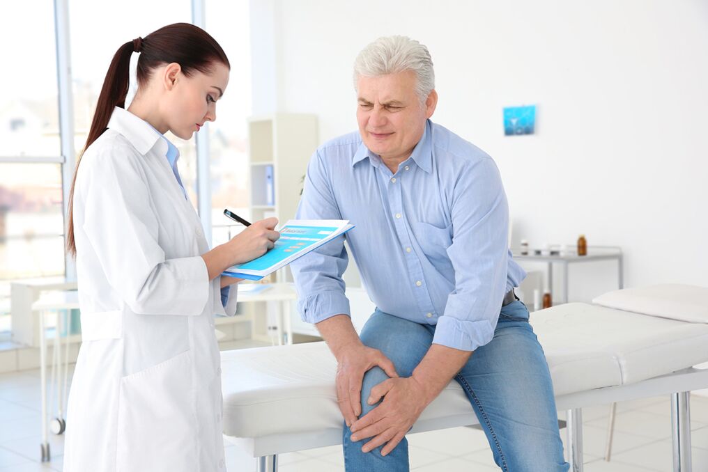 A doctor prescribes a course of treatment for a patient for arthrosis of the knee joint